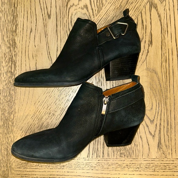 Franco Sarto Black Suede Western Short Ankle Booties size 8 - Picture 2 of 8